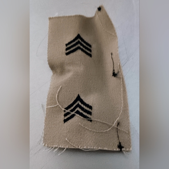 US Army Sergeant Khaki Rank Insignia Collar Patch Cloth Pair - Picture 6 of 6